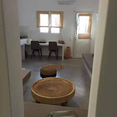 Kleri's 4 Apartment Tinos